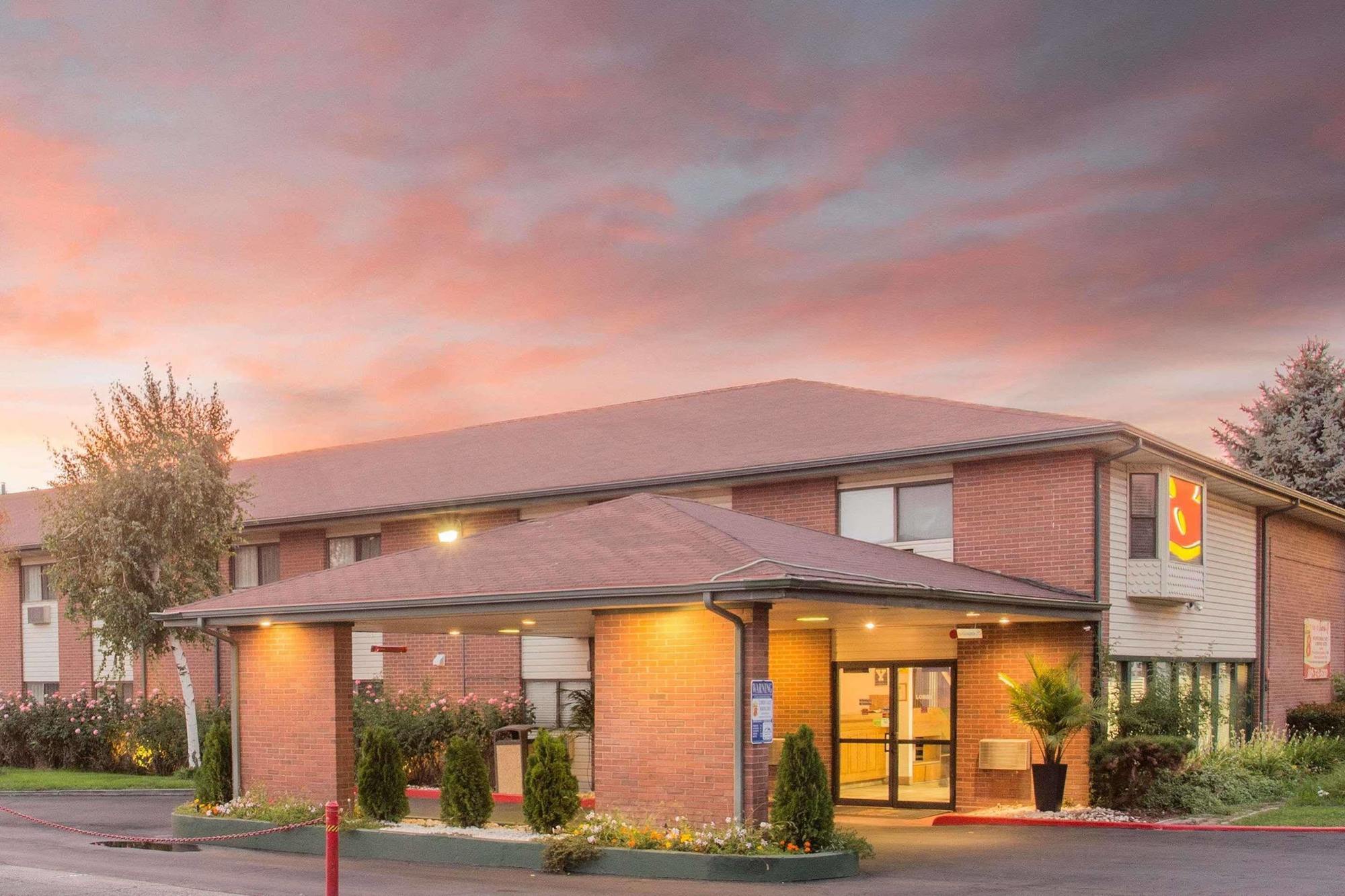 Super 8 By Wyndham Provo Byu Orem Exterior foto